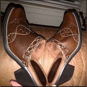 Autumn Run Leather Mules 7.5 Brown. Great Condition